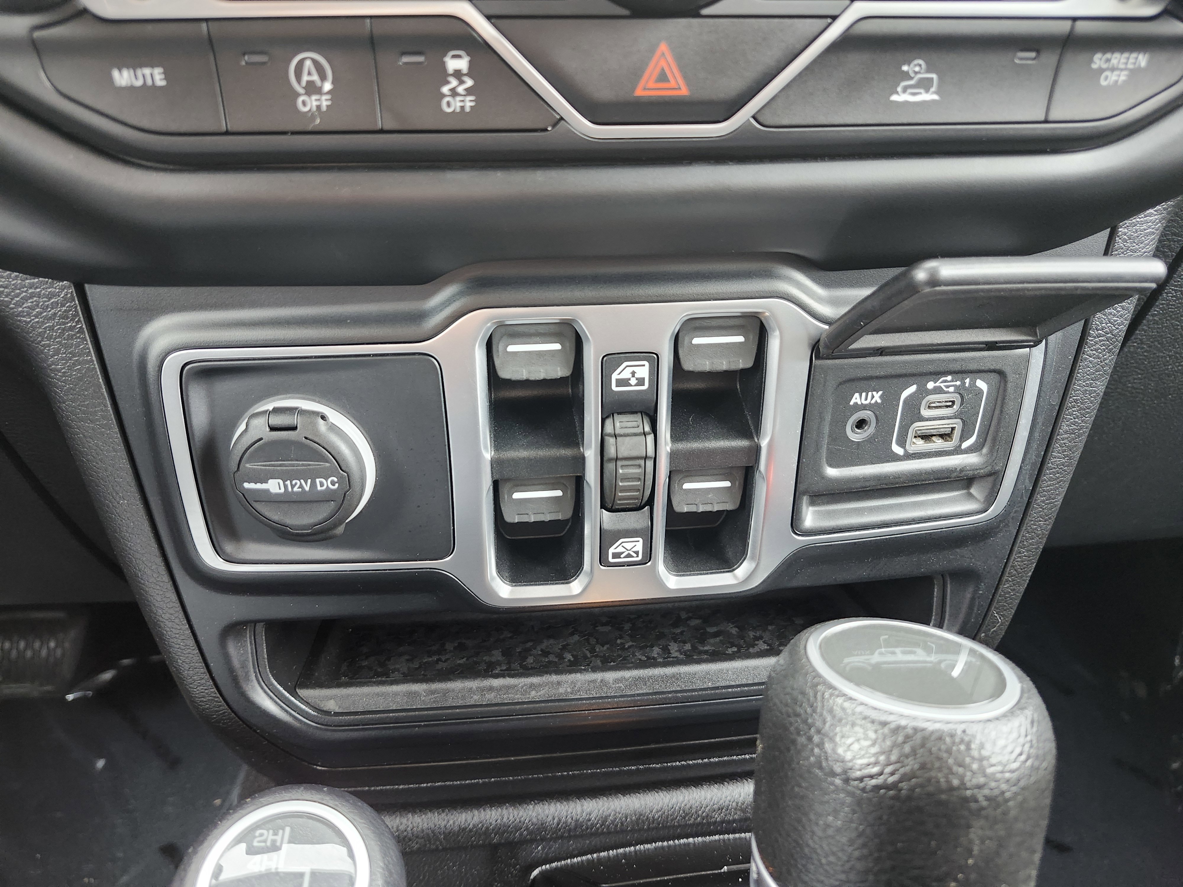 Used 2020 Jeep Gladiator Sport w/ Quick Order Package 24S image 9