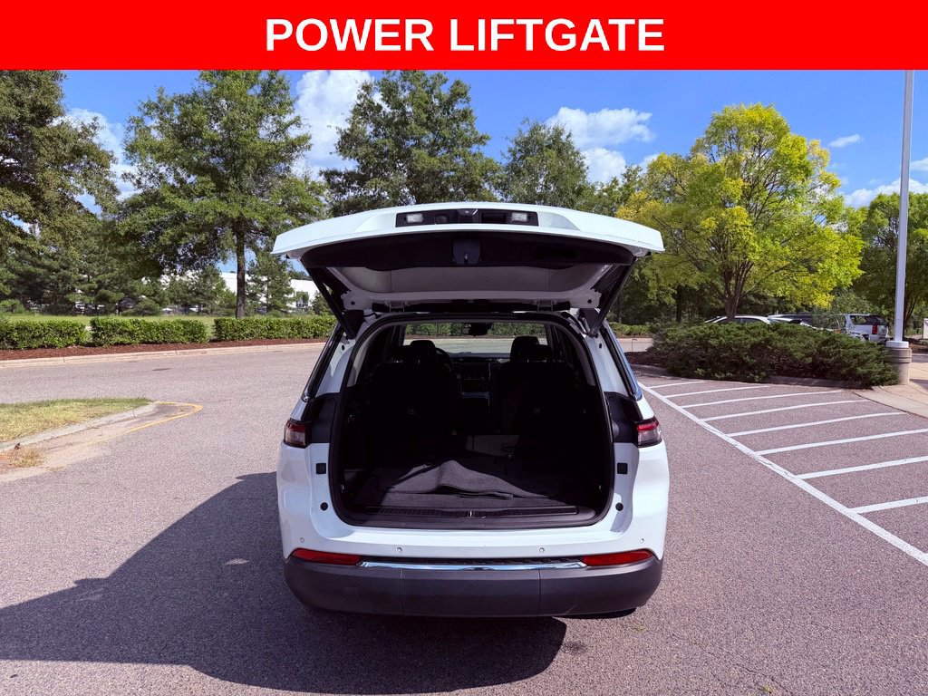 Used 2023 Jeep Grand Cherokee L Limited AWD/4WD image 7