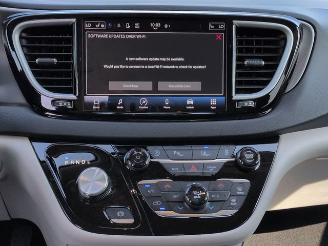 Certified 2024 Chrysler Pacifica Touring-L FWD image 17