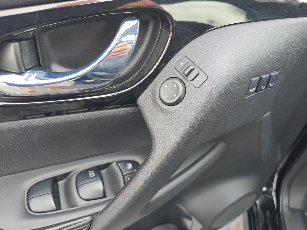 Used 2021 Nissan Rogue Sport SL w/ Premium Package image 29