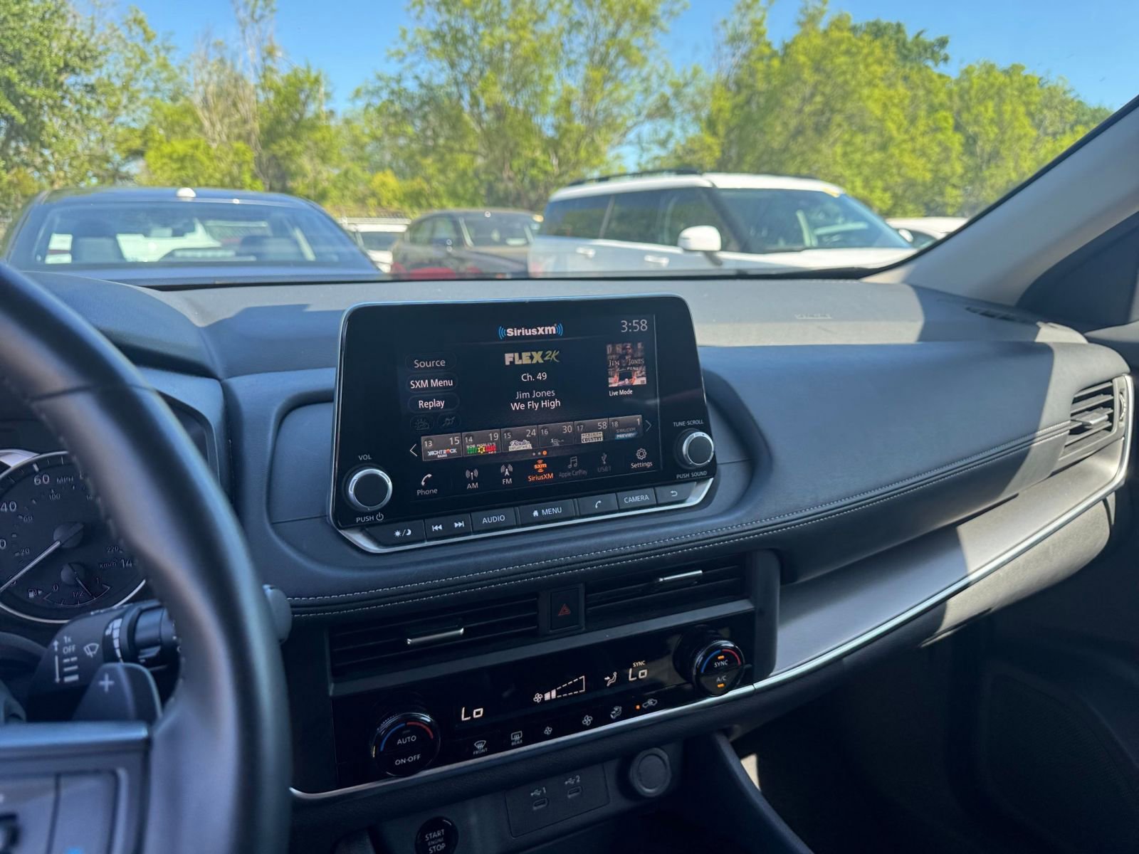 Used 2025 Nissan Rogue SV FWD image 20