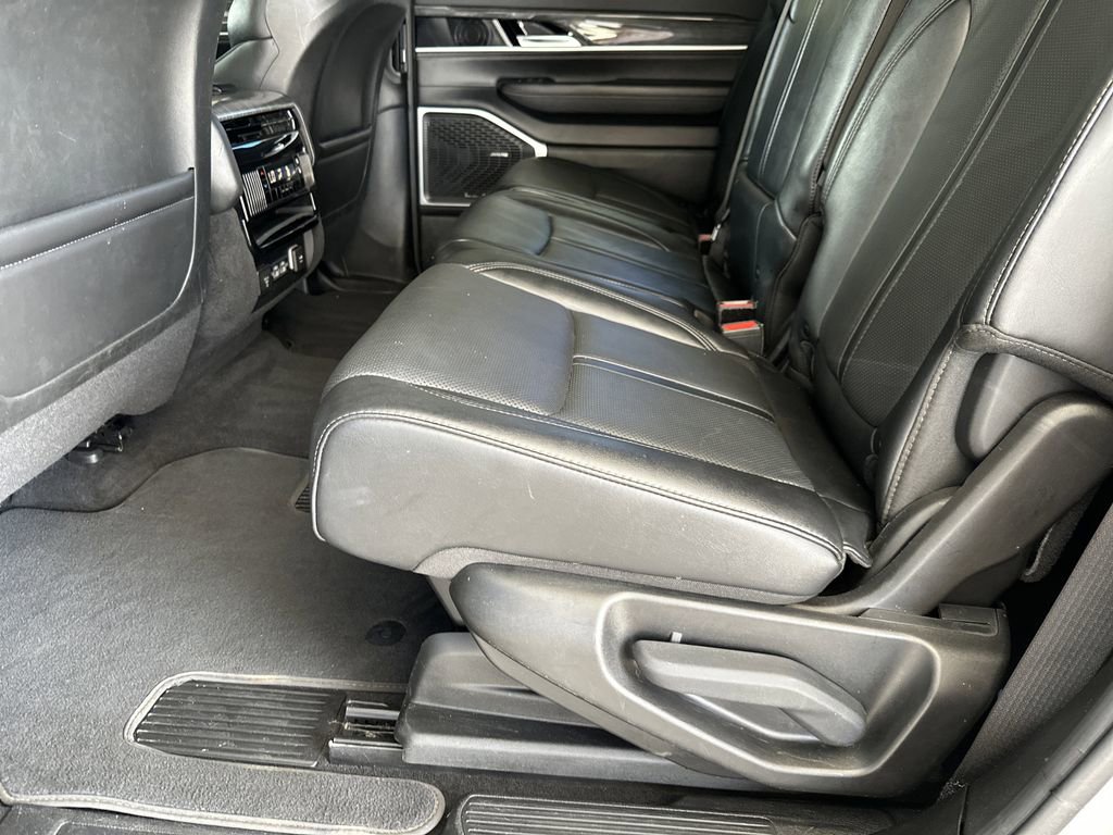 Used 2022 Jeep Wagoneer Series II w/ Premium Group I AWD/4WD image 33