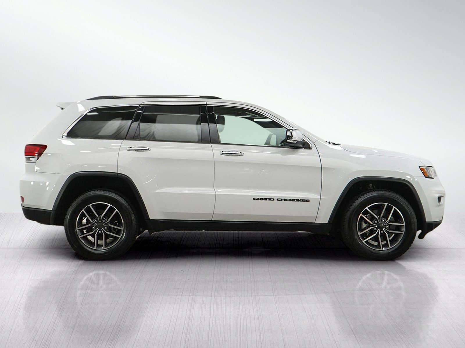 Used 2021 Jeep Grand Cherokee Limited AWD/4WD image 6