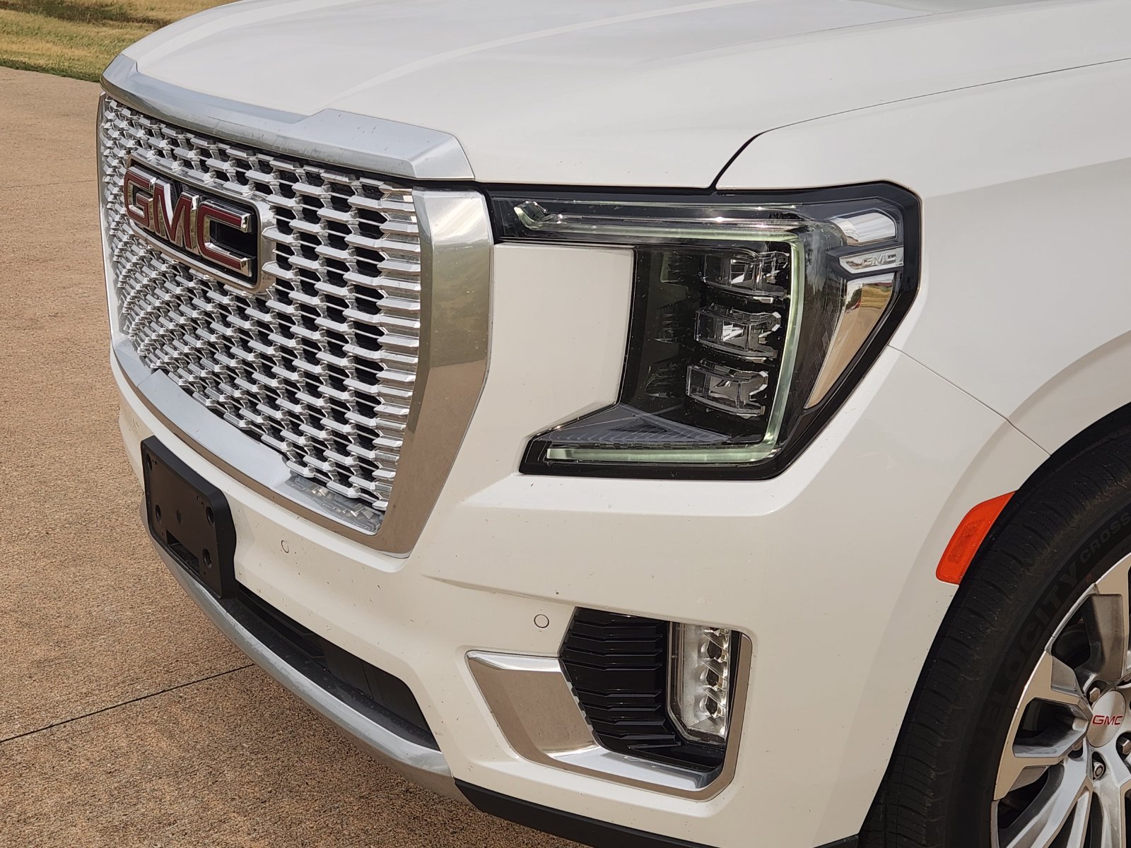Used 2022 GMC Yukon Denali RWD image 10
