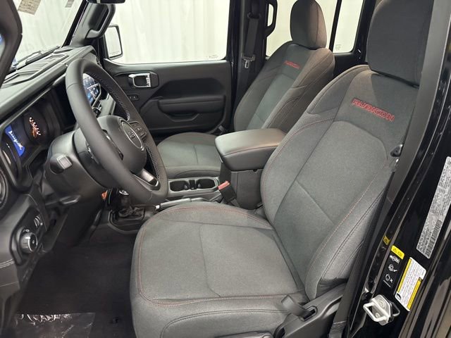 Used 2025 Jeep Wrangler Unlimited Rubicon w/ Convenience Group image 4