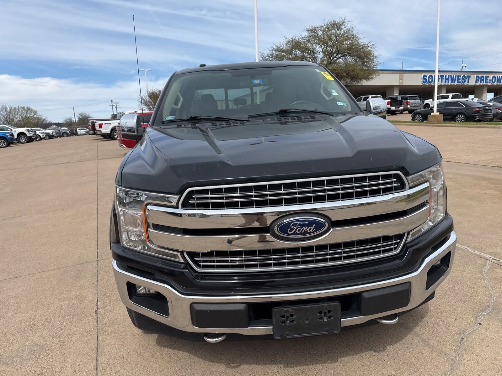 Used 2018 Ford F150 Lariat image 2