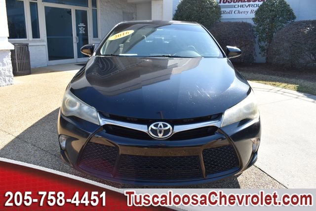 Used 2016 Toyota Camry SE image 4