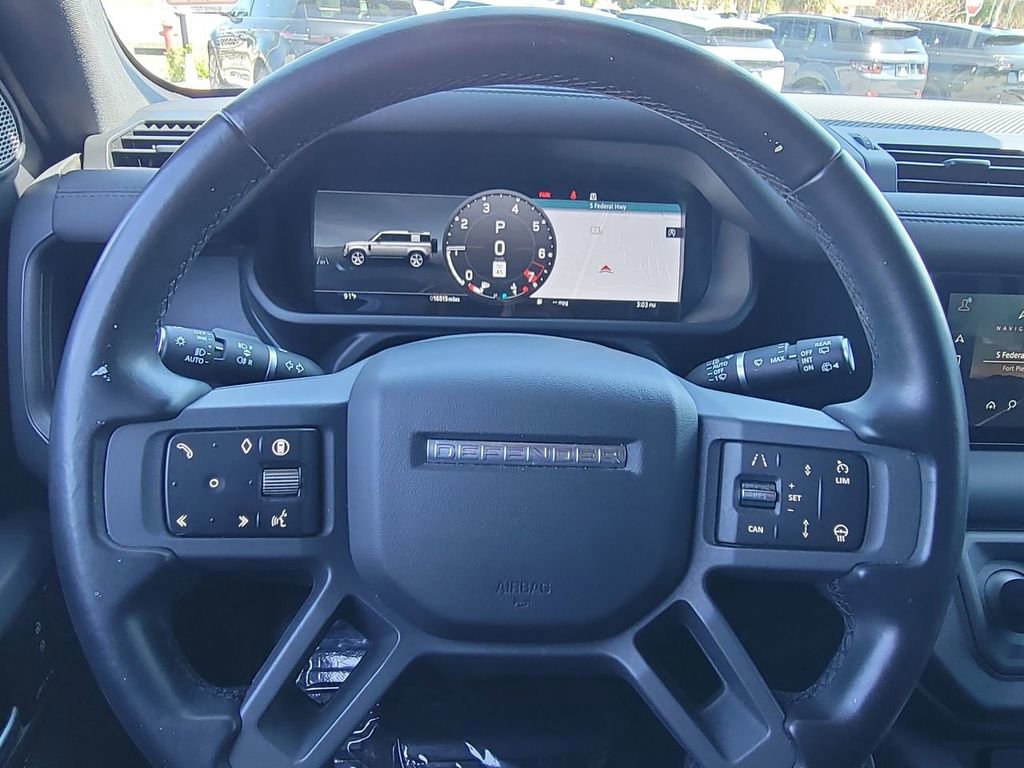 Used 2024 Land Rover Defender 110 X-Dynamic SE image 28