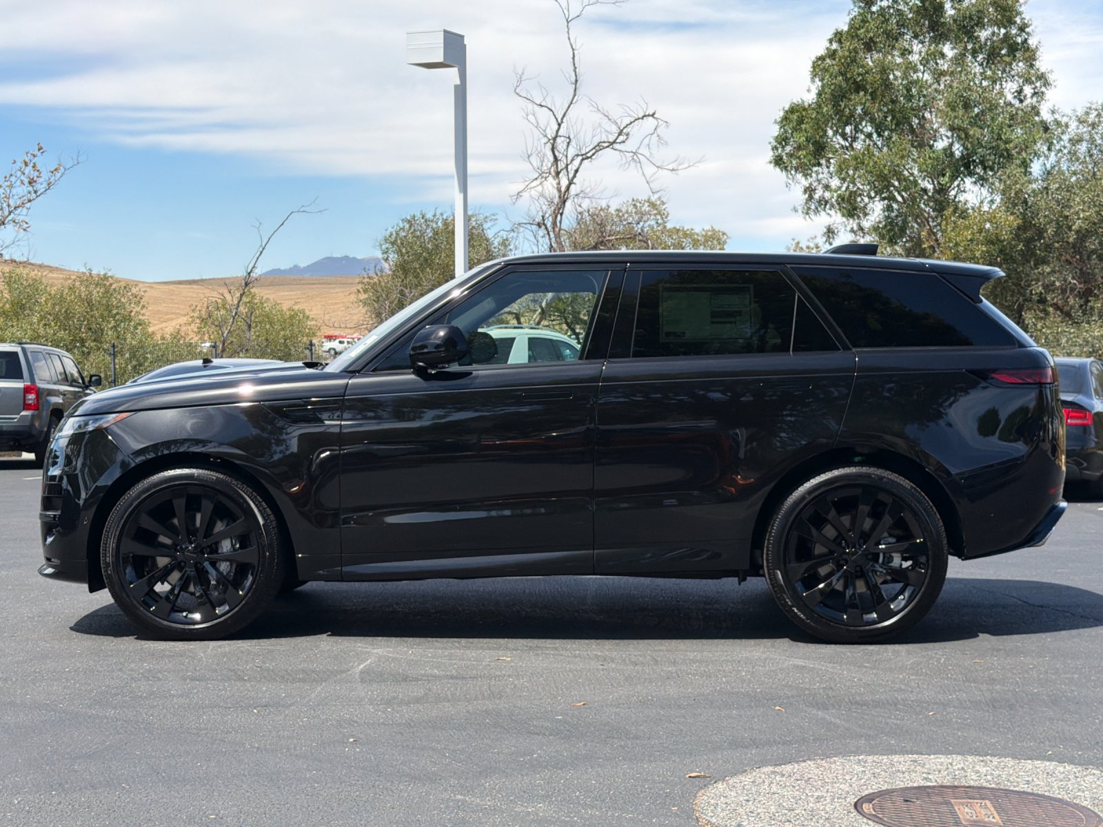 New 2026 Land Rover Range Rover Sport Dynamic SE AWD/4WD image 3