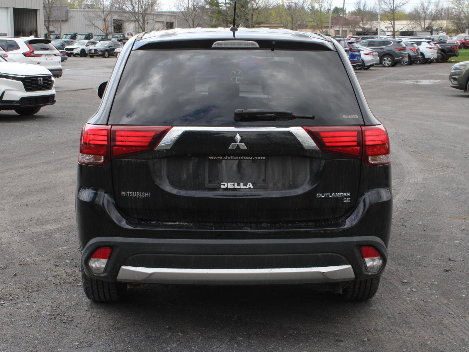 Used 2016 Mitsubishi Outlander SE AWD/4WD image 6
