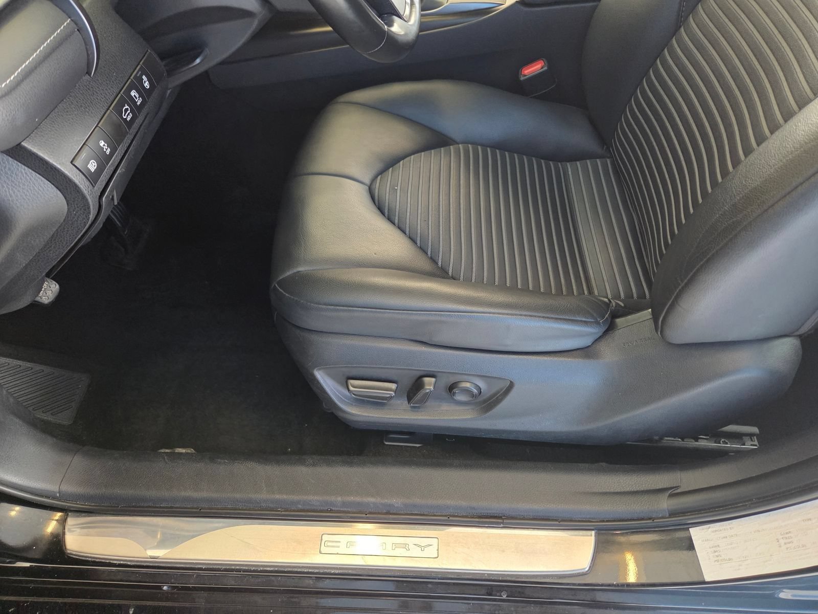 Used 2024 Toyota Camry SE FWD image 13