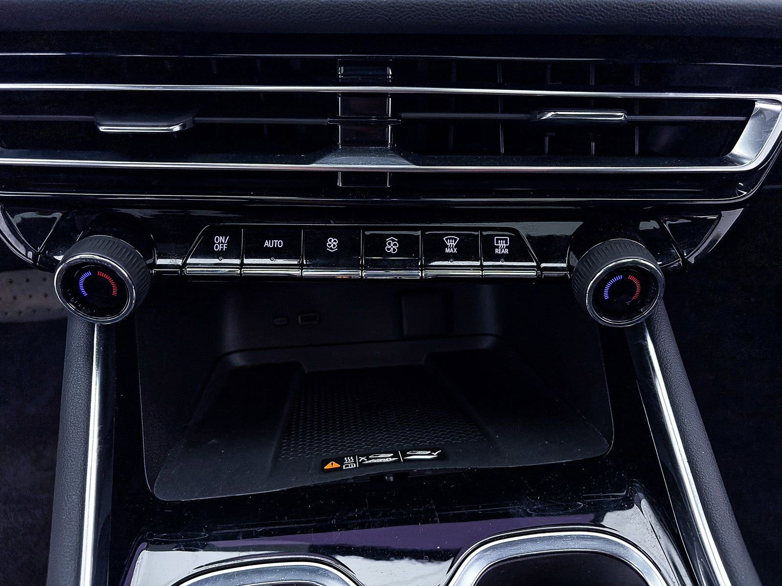 Used 2024 Chevrolet Traverse RS w/ LPO, Floor Liner Package image 27