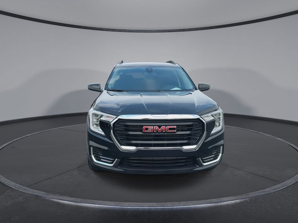 Certified 2024 GMC Terrain SLE w/ Driver Convenience Package image 3