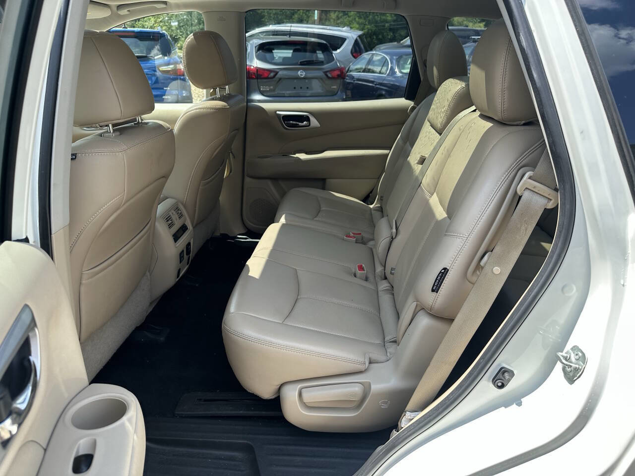 Used 2018 Nissan Pathfinder Platinum image 22