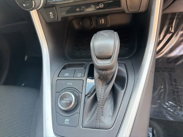 Used 2023 Toyota RAV4 LE AWD/4WD image 36