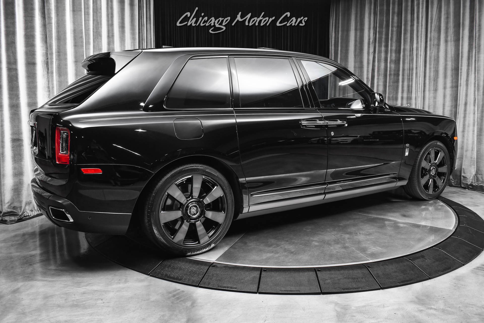 Used 2023 Rolls-Royce Cullinan w/ Cullinan Package image 5