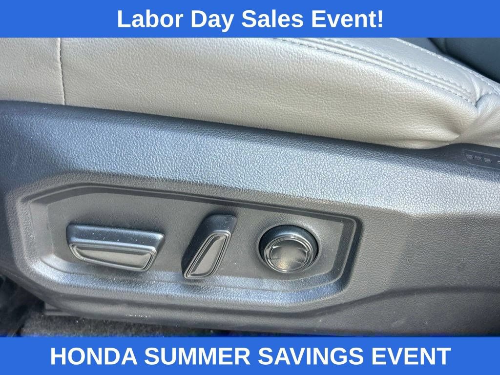 Used 2025 Toyota Tundra Limited AWD/4WD image 20