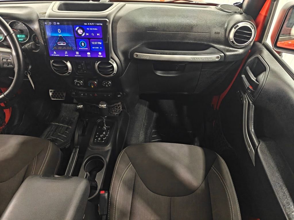 Used 2015 Jeep Wrangler Unlimited Sahara w/ Dual Top Group image 18