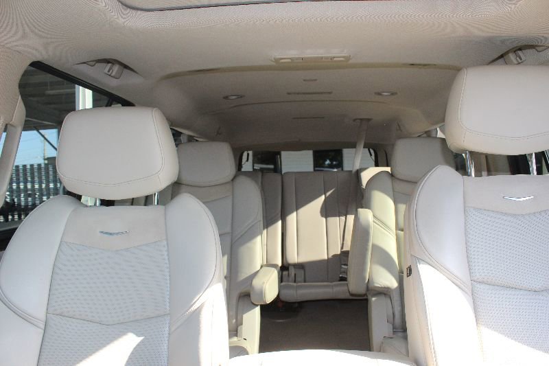 Used 2019 Cadillac Escalade ESV Luxury image 12