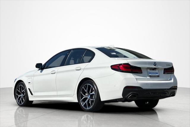 Used 2023 BMW 530e w/ M Sport Package image 3