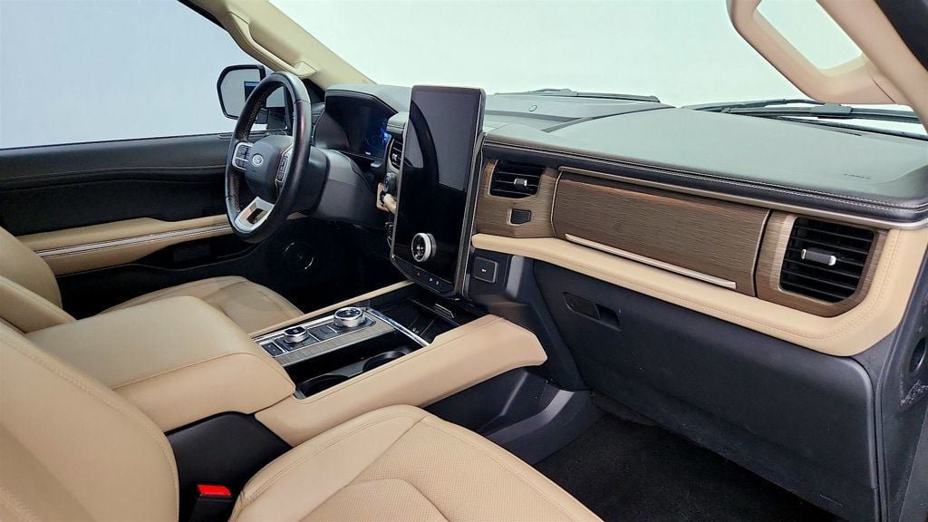 Used 2022 Ford Expedition Limited AWD/4WD image 24