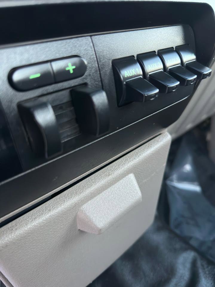 Used 2008 Ford F550 4x4 Regular Cab Super Duty image 25