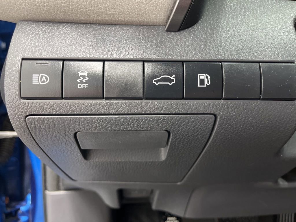 Used 2018 Toyota Camry SE image 25