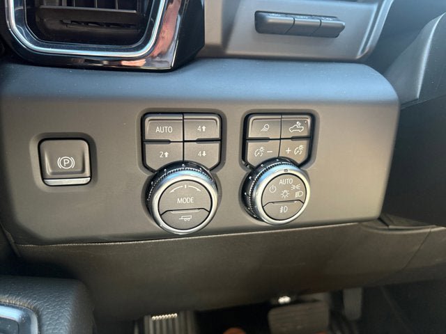 Used 2024 GMC Sierra 1500 Denali w/ Technology Package AWD/4WD image 16