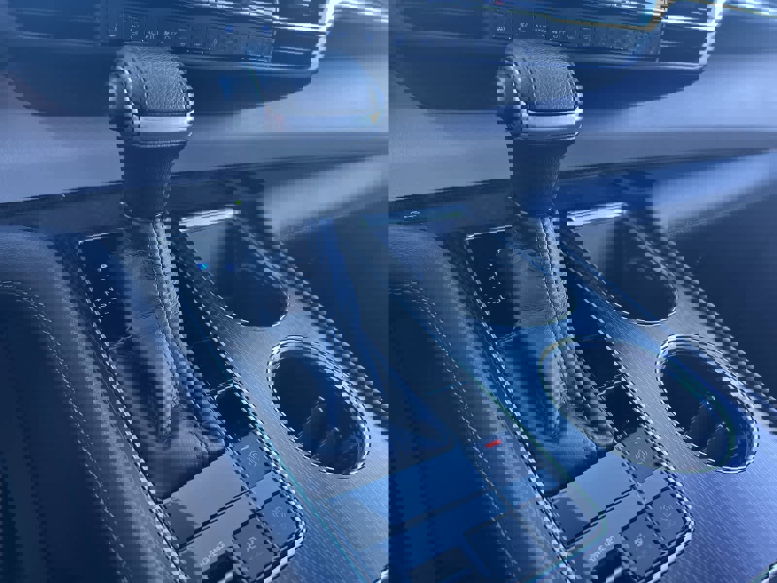 Used 2022 Toyota Sienna Limited image 37