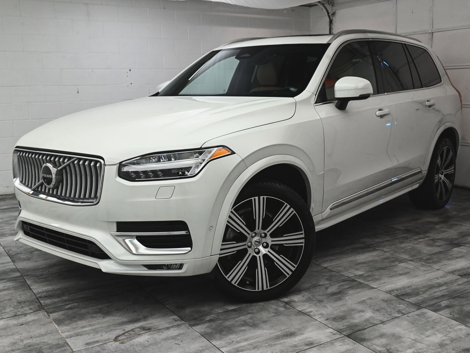 Used 2025 Volvo XC90 B5 Ultra w/ Protection Package Premier