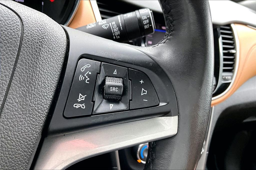 Used 2020 Chevrolet Trax LT w/ LT Convenience Package FWD image 12