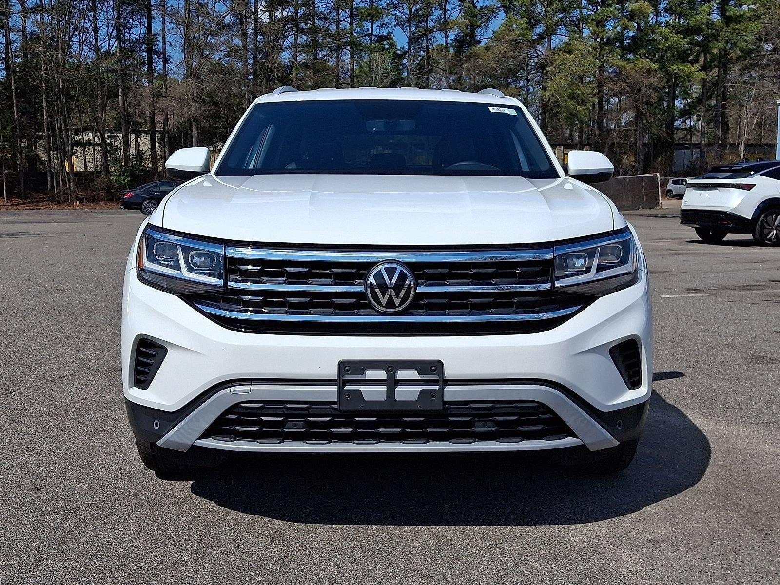 Used 2022 Volkswagen Atlas Cross Sport SE AWD/4WD image 2