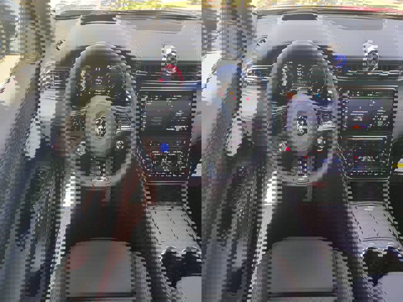 New 2025 Maserati Grecale GT image 15