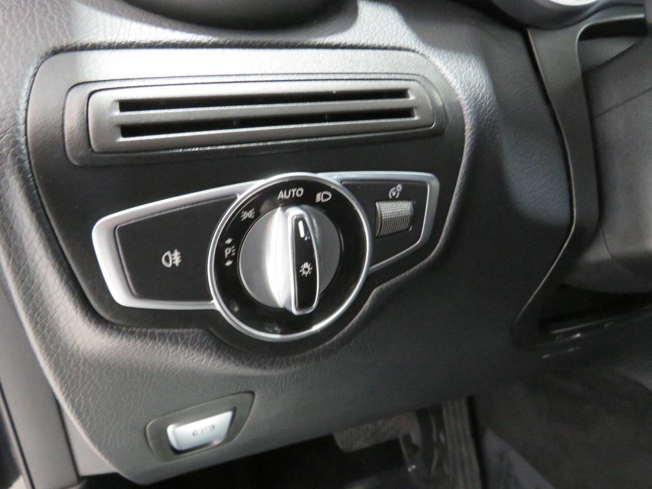 Used 2016 Mercedes-Benz GLC 300 image 24