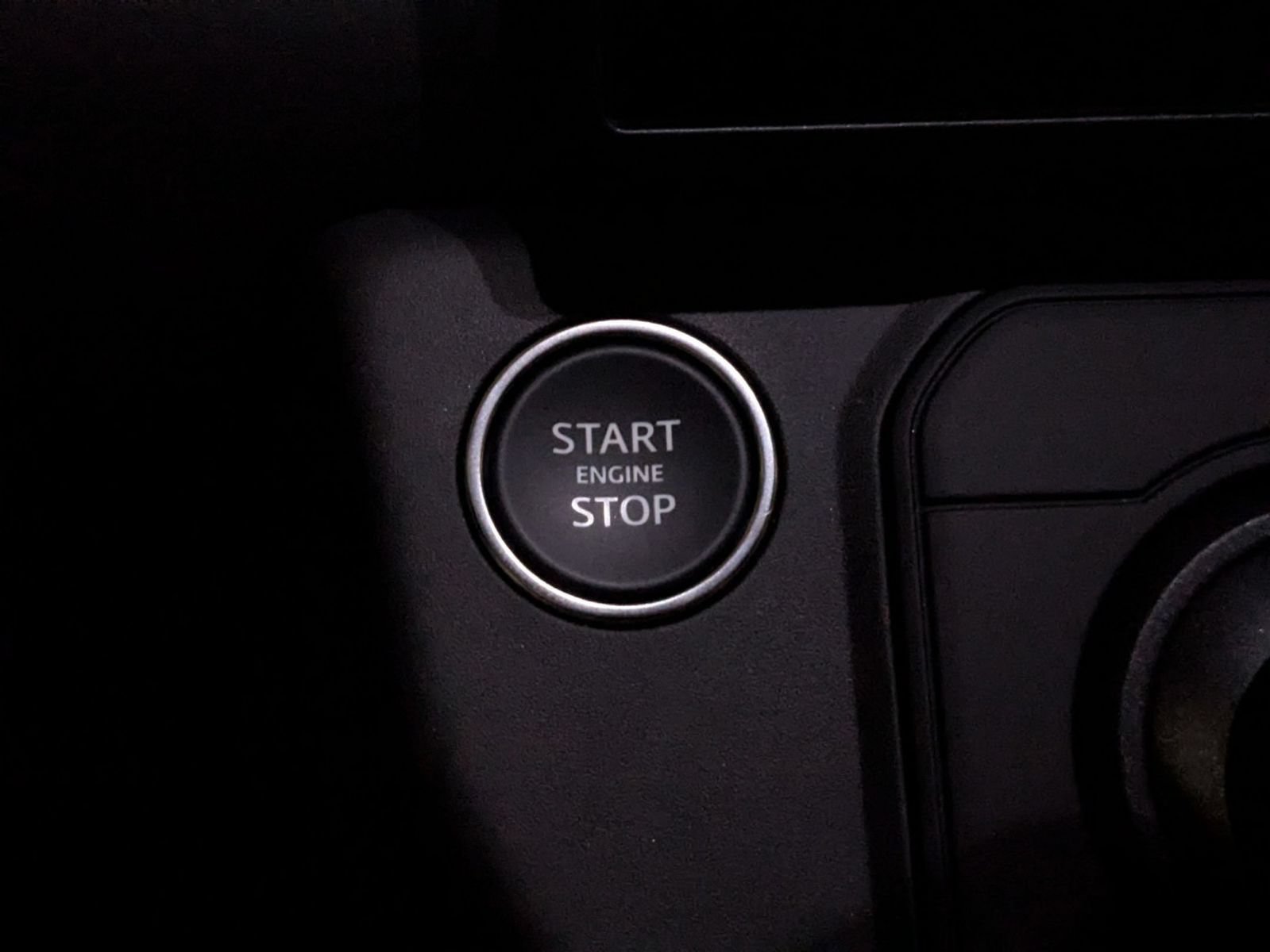 New 2026 Land Rover Defender 130 X-Dynamic SE AWD/4WD image 23