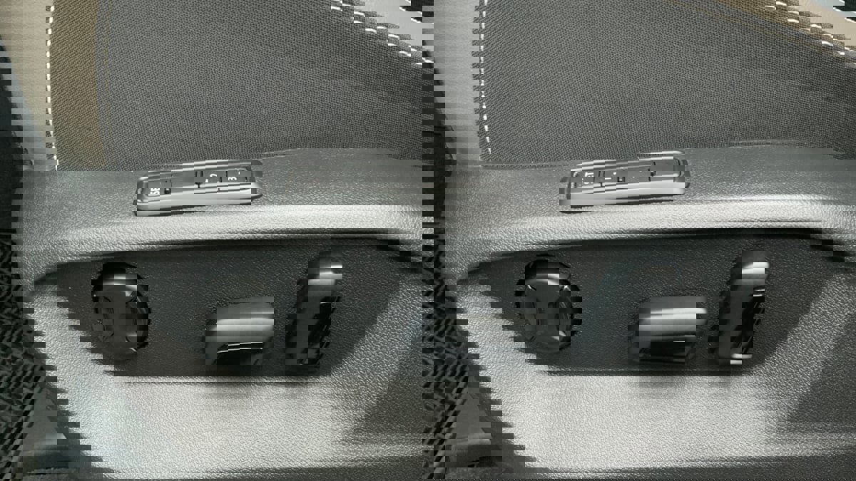 Used 2022 Volkswagen Atlas SEL Premium image 19