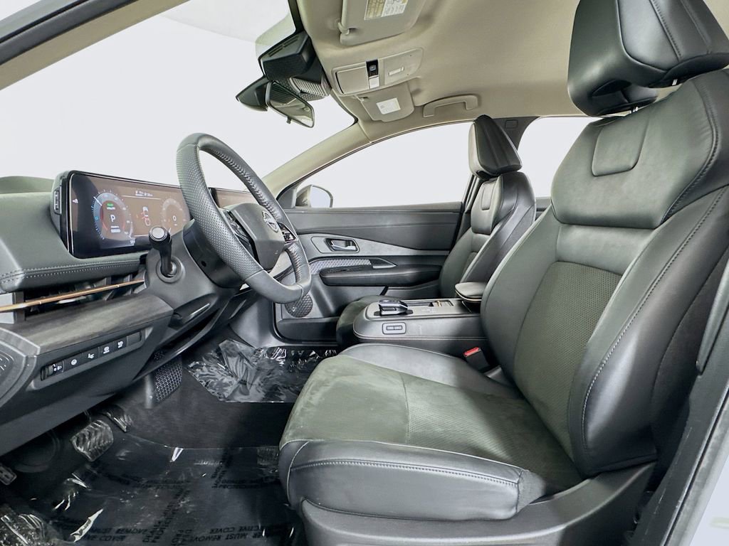 Used 2024 Nissan Ariya AWD image 11