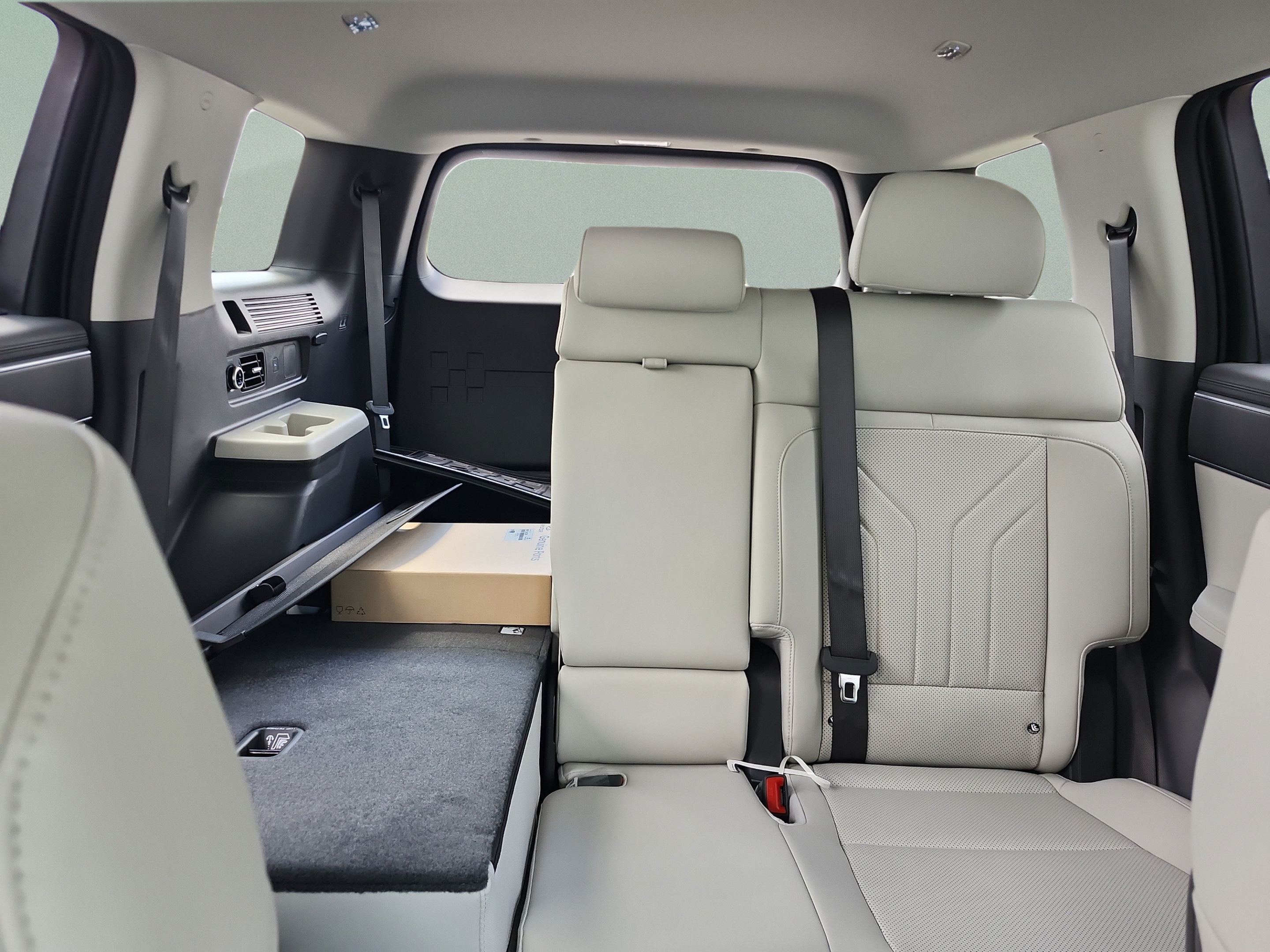 New 2027 Hyundai Santa Fe SEL FWD image 17