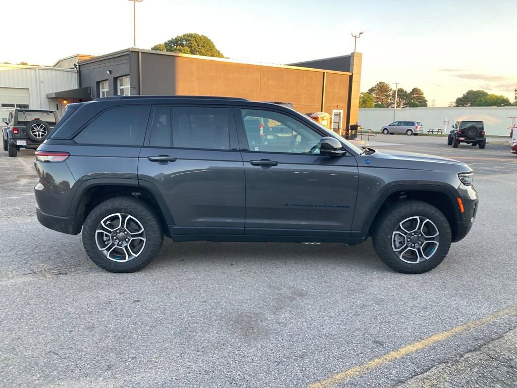 New 2024 Jeep Grand Cherokee Trailhawk w/ Advanced Protech Group II image 7