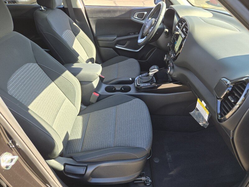 Certified 2025 Kia Soul EX FWD image 16