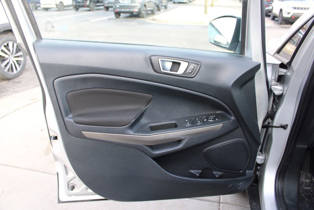 Used 2018 Ford EcoSport SE w/ SE Convenience Package image 18