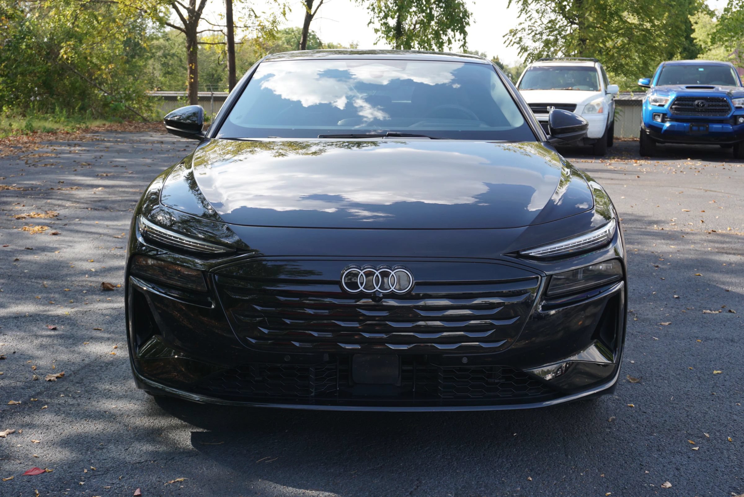 Used 2025 Audi A6 e-tron Premium Plus w/ Premium Plus AWD/4WD image 2
