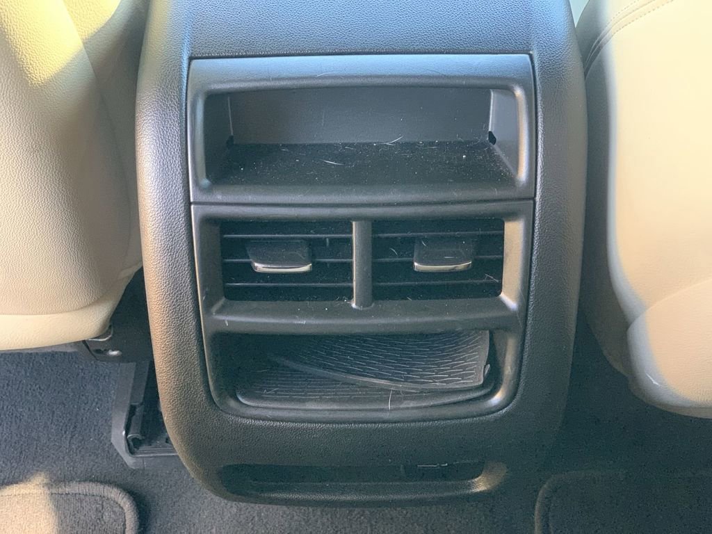 Certified 2017 Cadillac XT5 FWD image 19