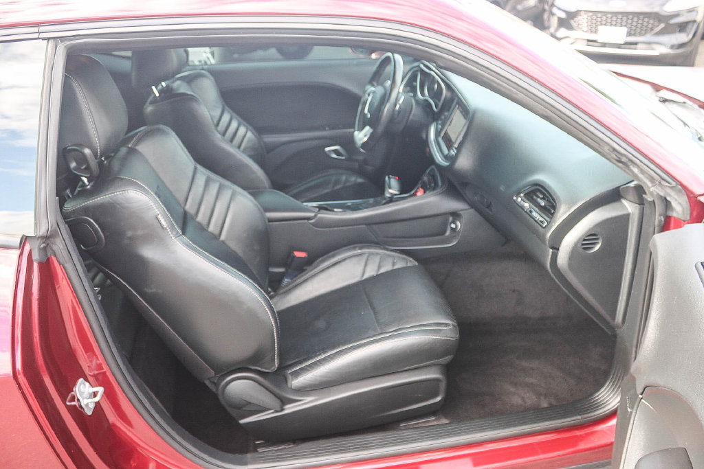 Used 2018 Dodge Challenger SRT w/ Technology Group RWD image 21