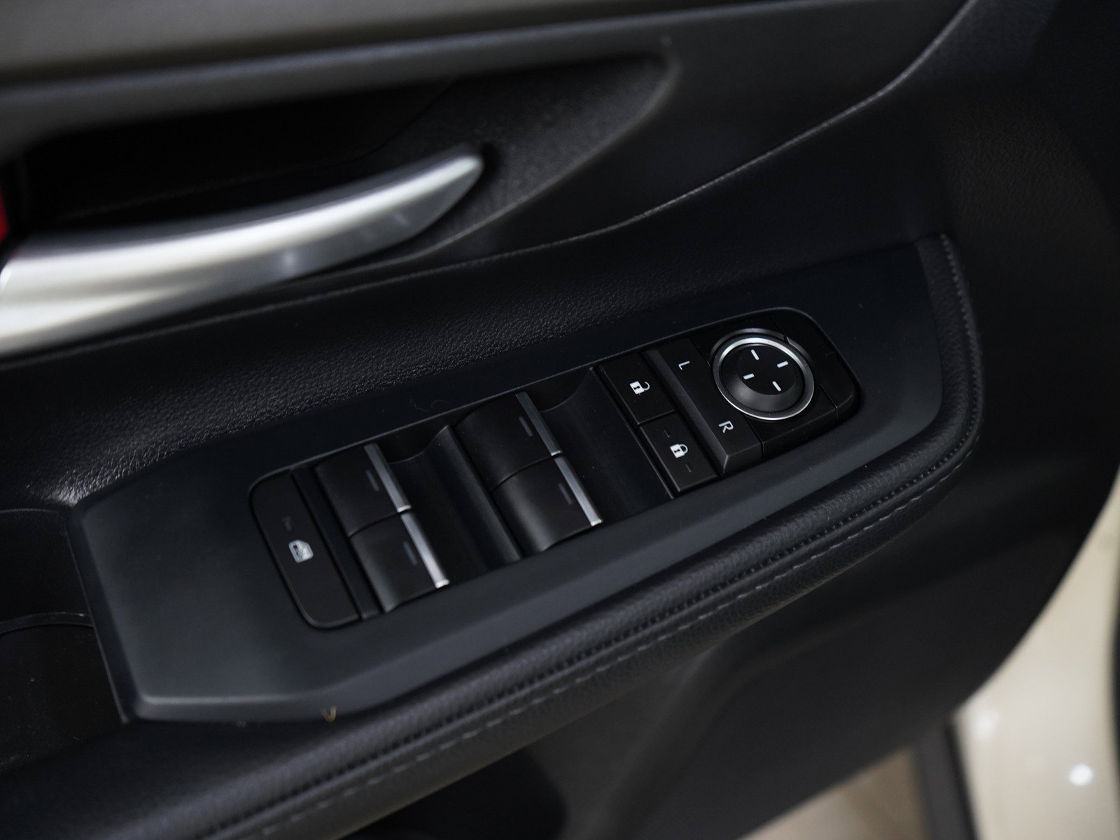 Used 2024 Toyota Grand Highlander AWD image 23