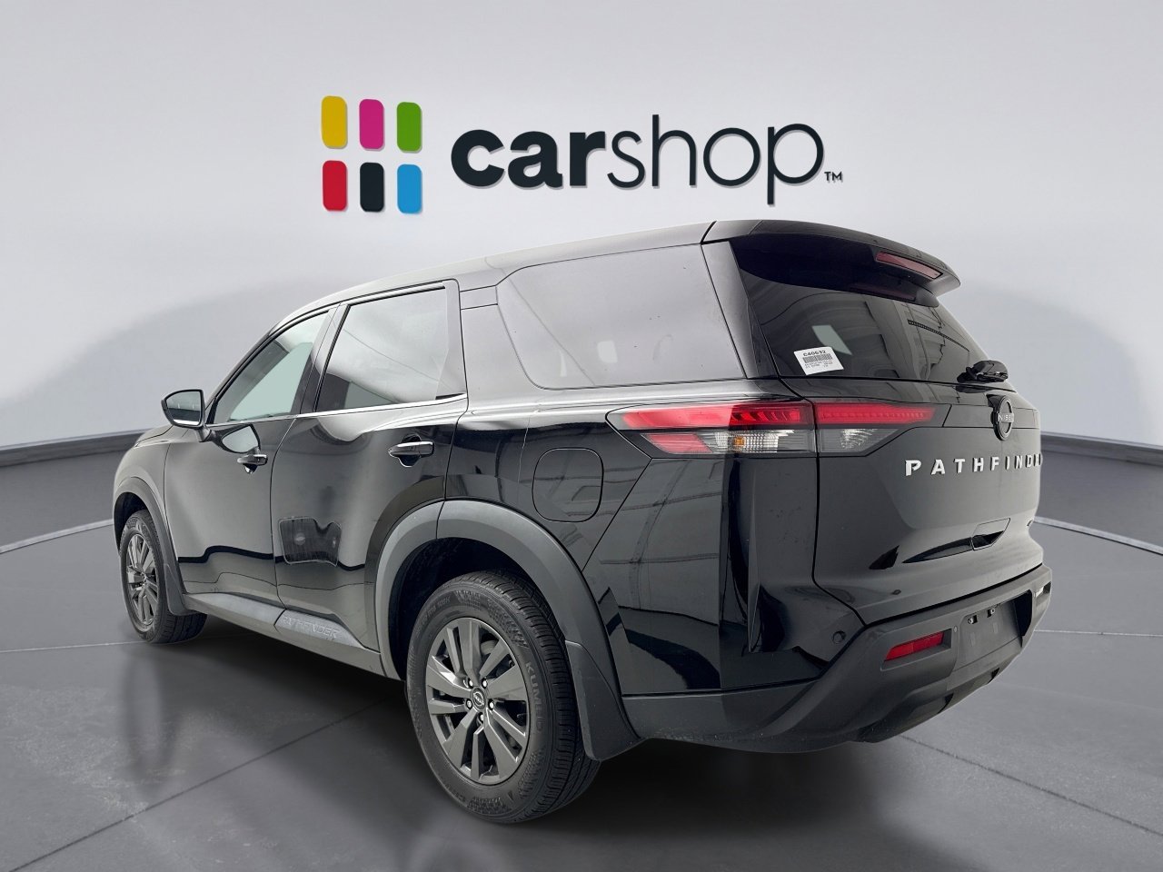 Used 2024 Nissan Pathfinder S image 3