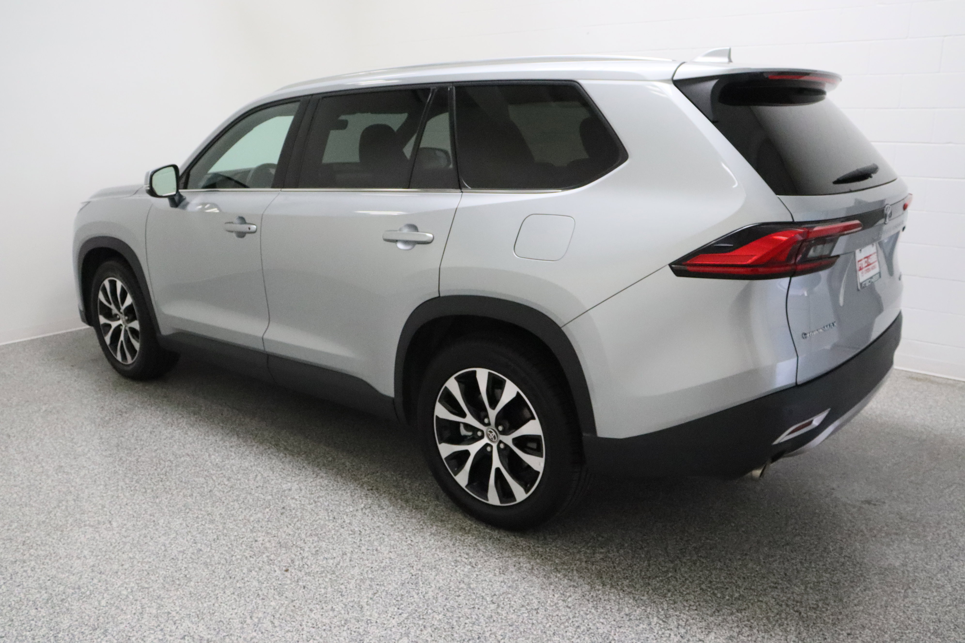 Used 2024 Toyota Grand Highlander AWD Hybrid image 9