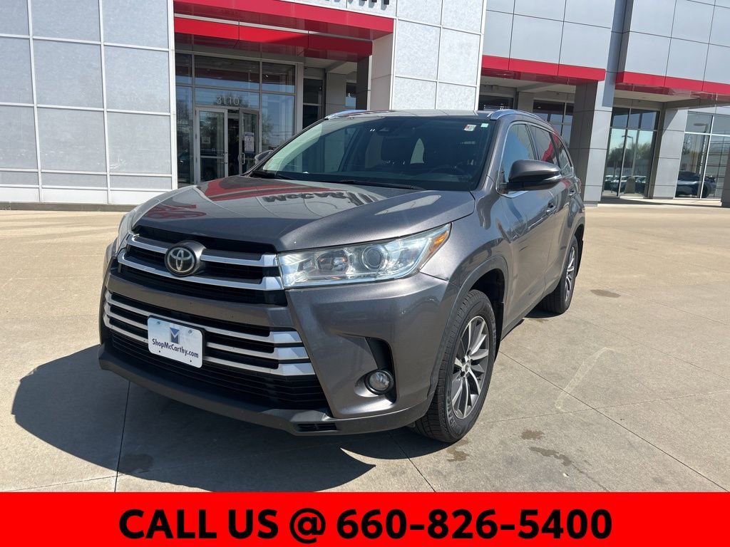 Used 2019 Toyota Highlander XLE image 2