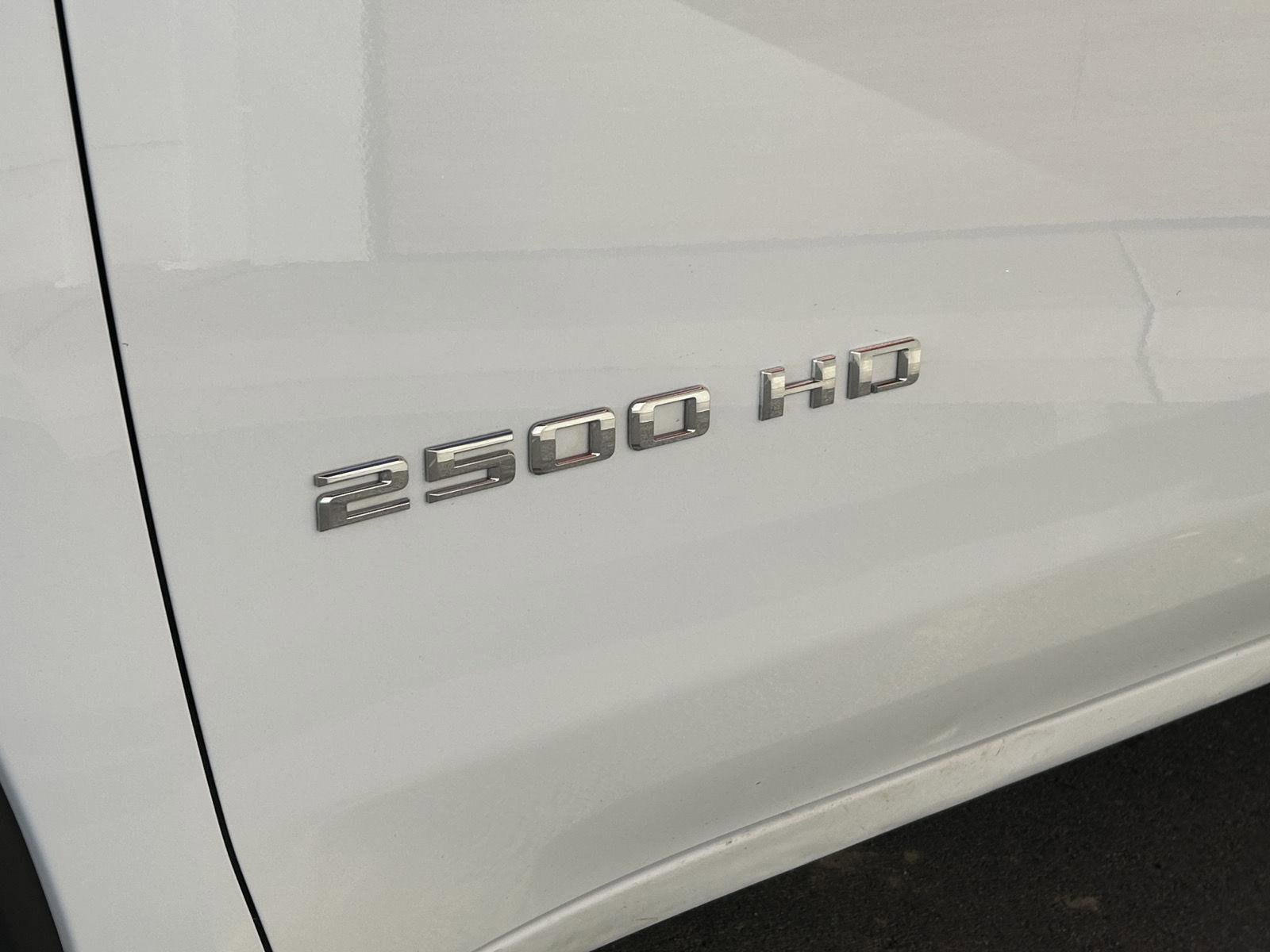 Used 2023 Chevrolet Silverado 2500 LT image 9