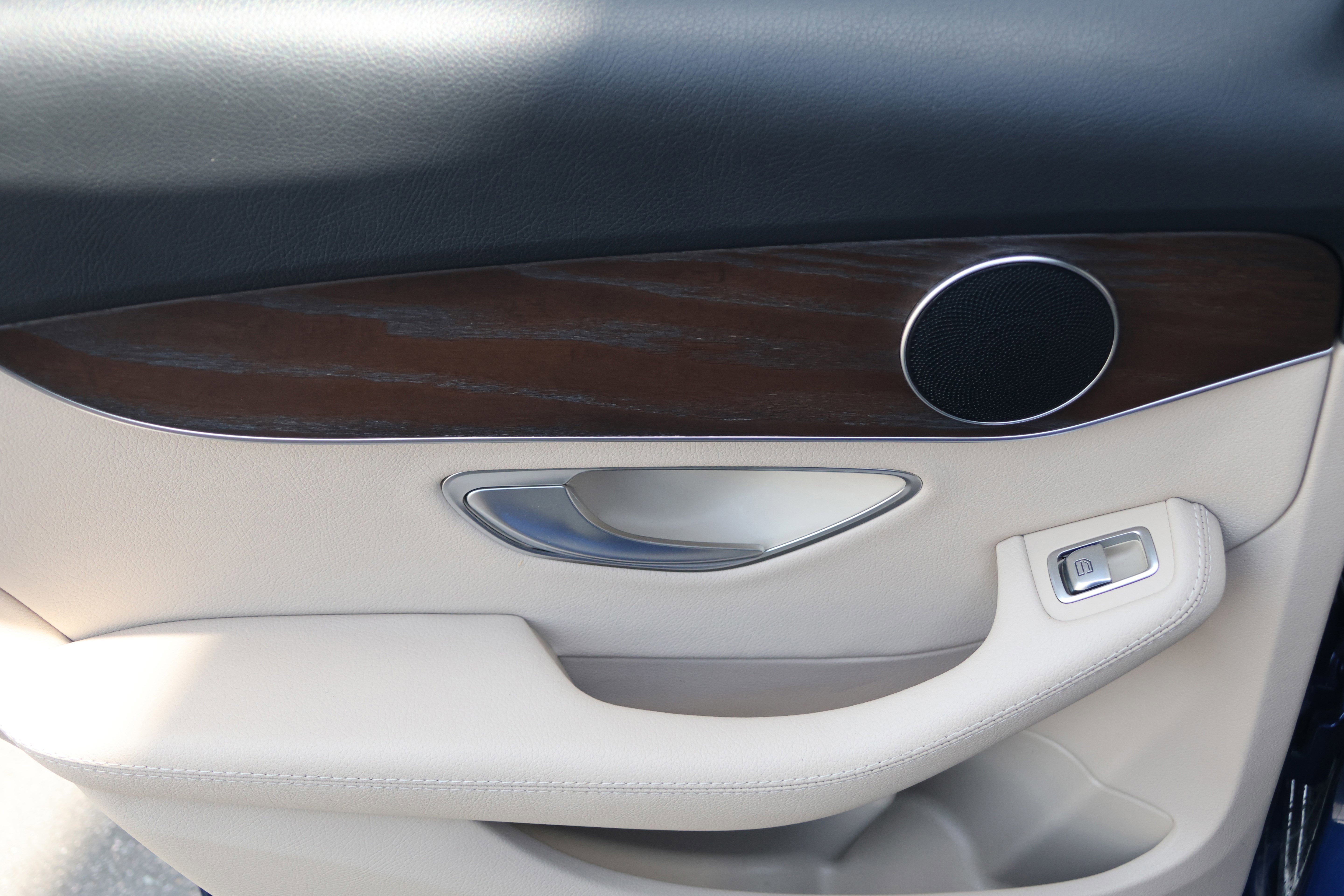 Used 2019 Mercedes-Benz C 300 Sedan image 30